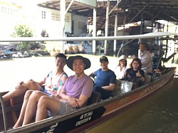 Damnoen Saduak Floating Market 1-1.30 hrs. boat ride tour around market 1200-1500  baht/ boat